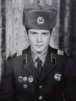 Сухотин Валерий Анатольевич (дедушка Чернышовой Дарины), годы службы 1986-1988, войска ПВО, Польша